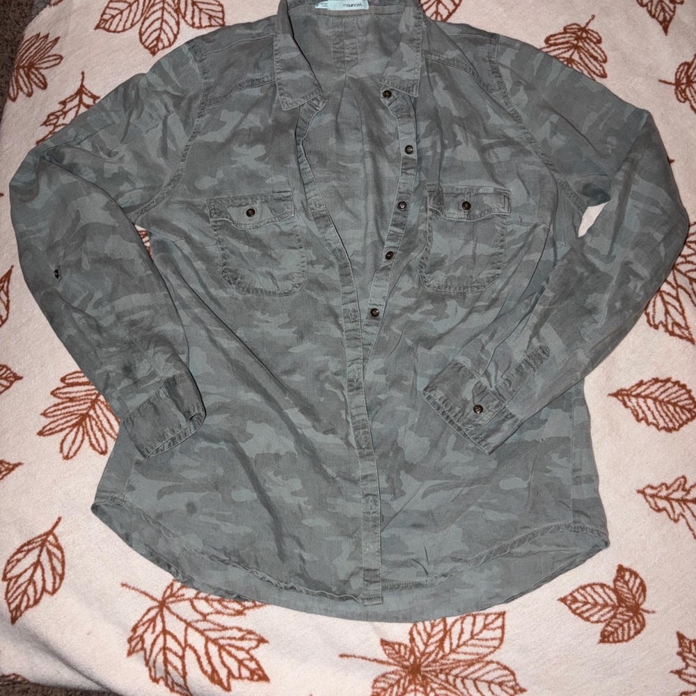 Stylish Gray Camouflage Button-Down Shirt